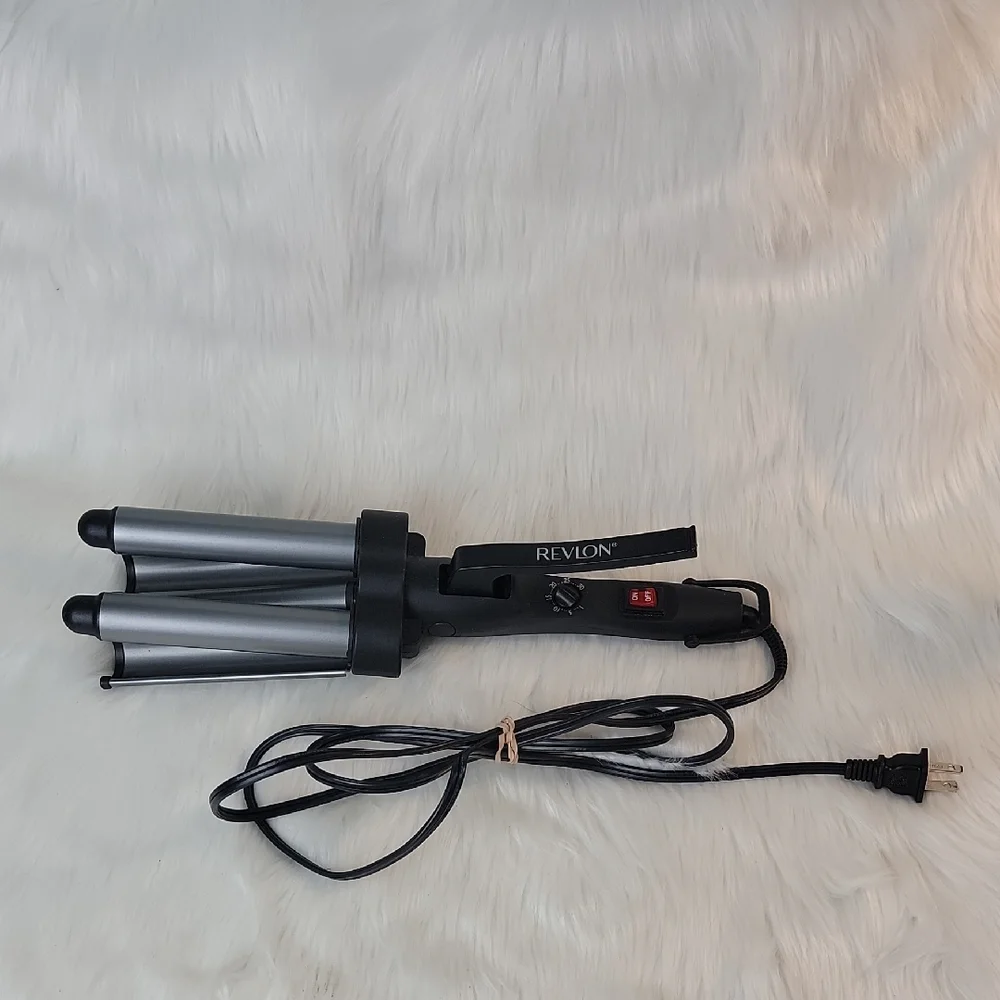 REVLON Perfect Heat Tourmaline Ceramic Coated 3 Barrel Natural Wave Styling Tool